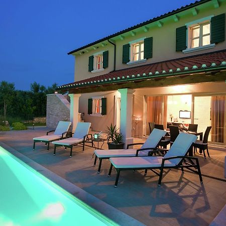 Luxurious Villa With Swimming Pool In Sveti Lovrec Selina Dış mekan fotoğraf